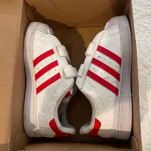 Adidas Superstarr Hello Kitty All Over Embossed Toddler 9 k 9k - Picture 3 of 8
